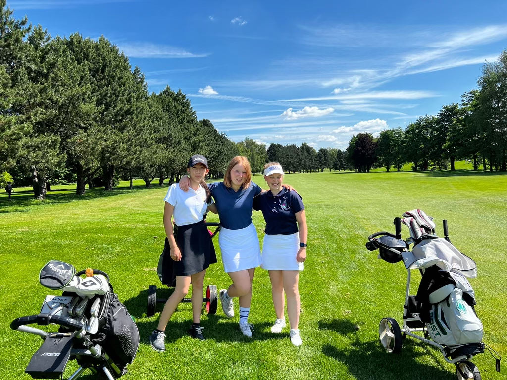 ak14-quali_22-royal-stbarbaras_00103